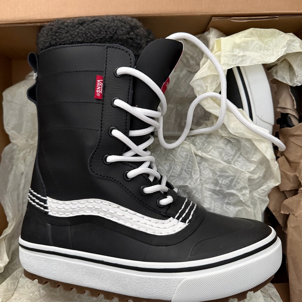 Vans Standard Snow MTE boots 4.5 mens
